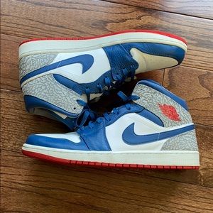 Jordan 1 mid